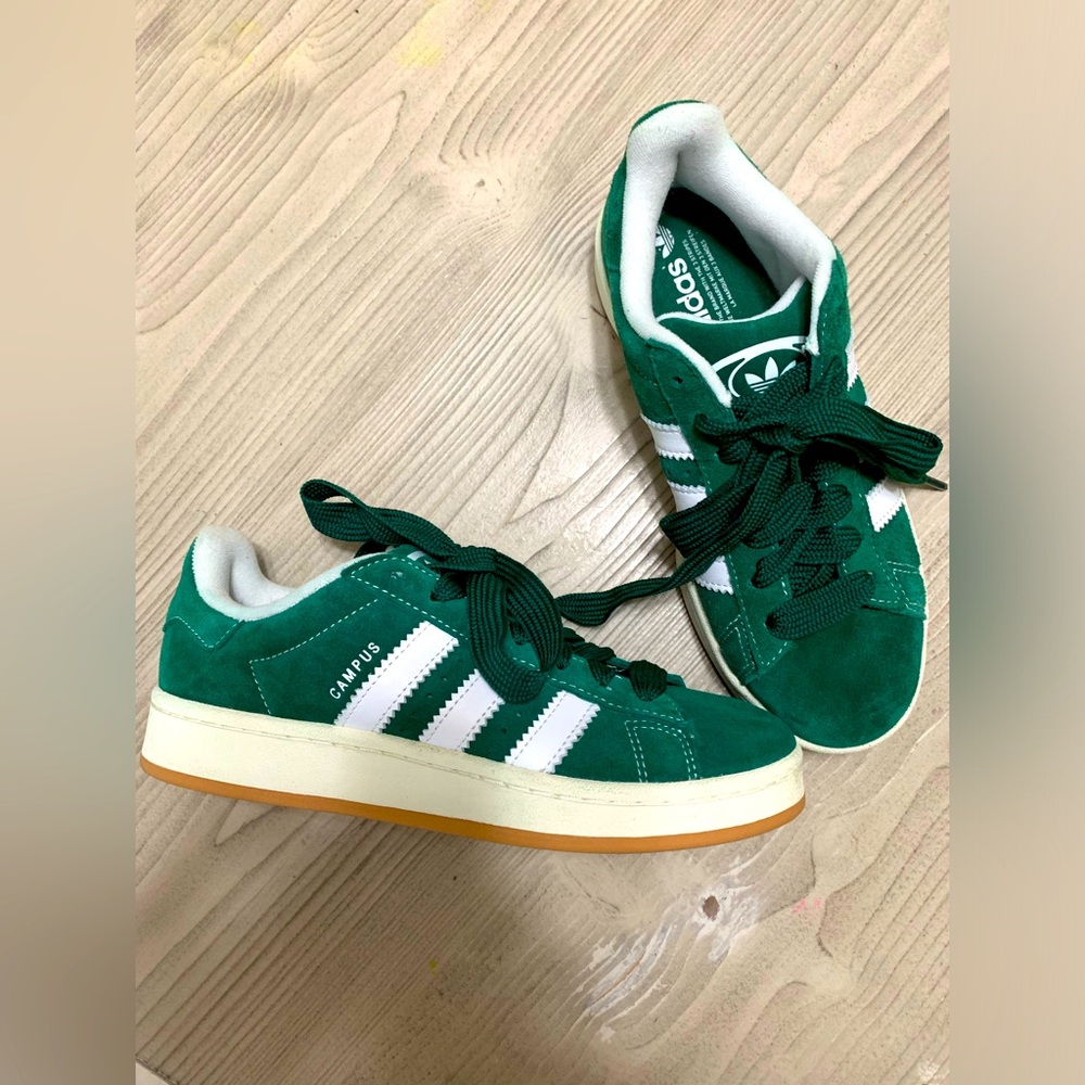 Adidas Campus shoes. Size 6